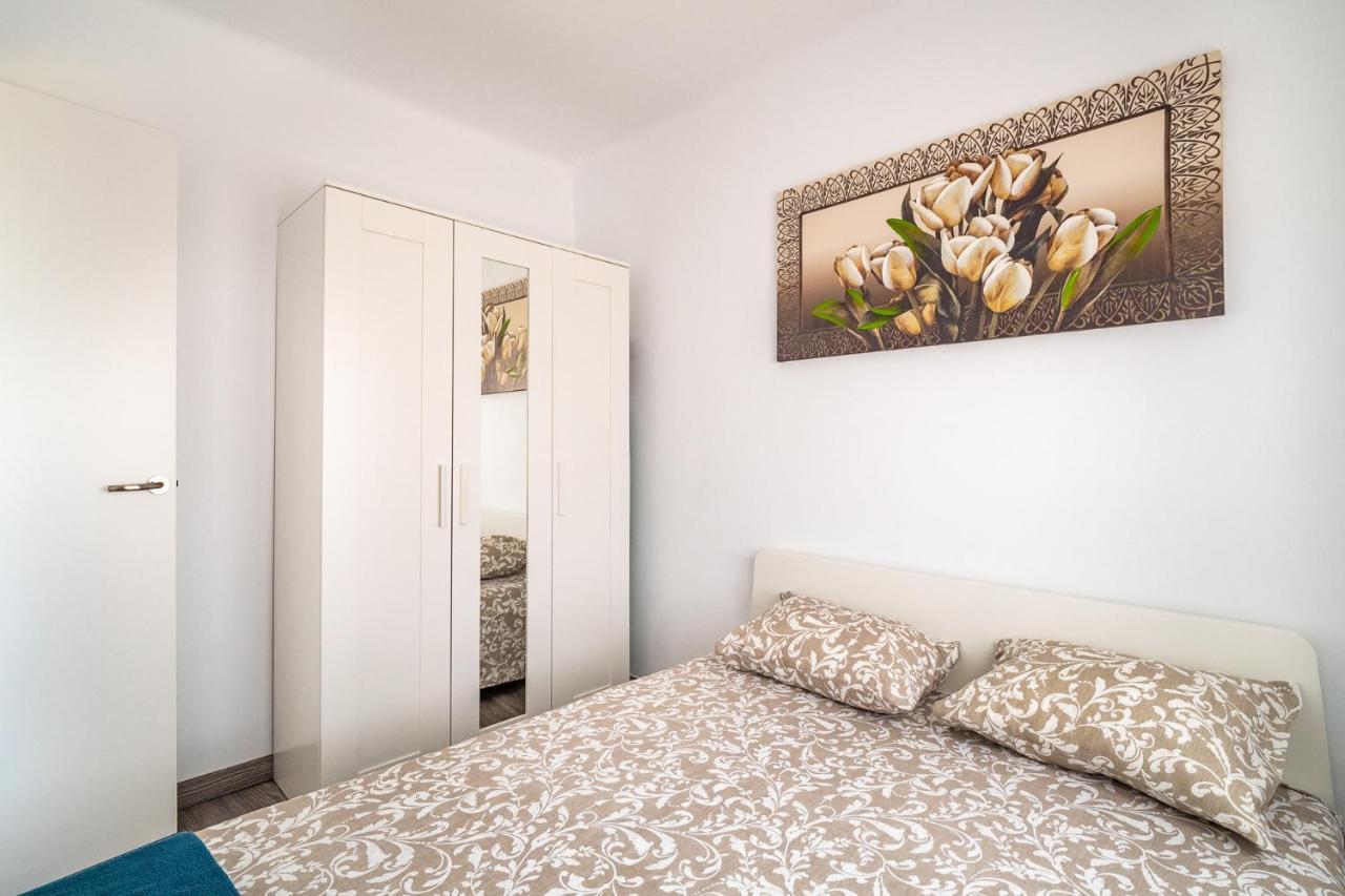 Lovely Apartment Barca 2 산트 아드리아 데 베소스 외부 사진